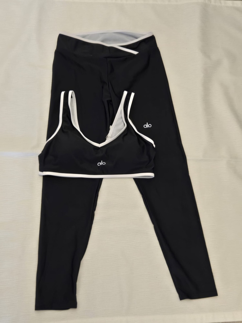 Yoga Women’s Black Leggings with White Trim Active Set